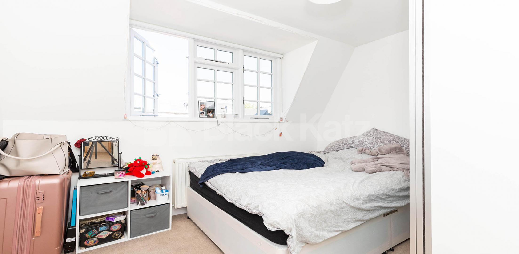 			2 Bedroom, 1 bath, 1 reception Apartment			 York Way, CAMDEN BORDERS 